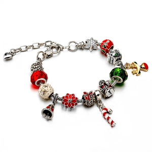 Bracelet de Noël DIY avec cristaux rouges et verts, pendentifs Père Noël et flocon de neige