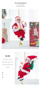 Détail du Père Noël grimpant avec costume en velours rouge, chaîne dorée et boîte