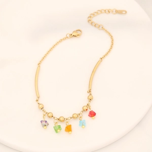 Élégant bracelet en acier inoxydable doré orné de cinq pendentifs en cristal coloré