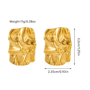 Detailed product size chart showing 3.2cm length and 2.35cm width for gold geometric earrings
