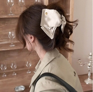 Grande Pince À Cheveux Nœud En Satin Élégante Pince Crabe En Tissu Avec Bouton Métallique Accessoires Cheveux Vintage Femme
