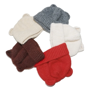 Berretti in maglia con orecchie da orso da donna in vari colori per il calore invernale