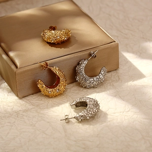 Boucles D'oreilles Créoles En Forme De C Rétro Acier Inoxydable Plaqué Or 18K Avec Zircone Bijoux De Mode Pour Femmes