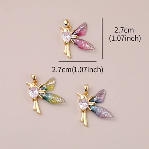 Charming gradient hummingbird necklace set with heart zircon in golden alloy finish