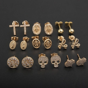 18k vergoldetes Ohrring-Set mit Kreuz, ovalen Heiligenikonen und Zirkon-Steckern