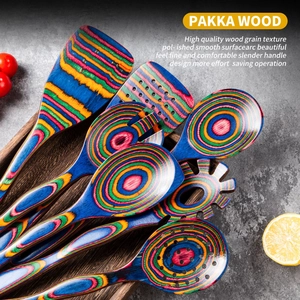 Set professionale da 7 pezzi di utensili da cucina in legno Pakka con venature arcobaleno