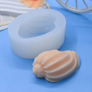 Conch shaped silicone mold for DIY baking and handmade candle with seashell craft