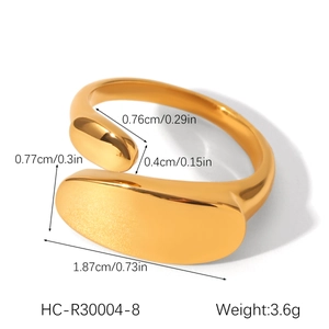 Detailed view of the 18K gold-plated stainless steel open ring with specific dimensions
