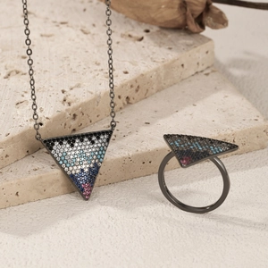 Set S925 argento con collana e anello a triangolo geometrico e pietre colorate