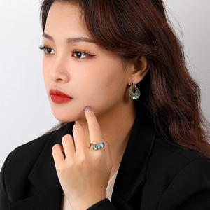 Modern S925 silver jewelry set with colorful abalone shell ring and U-shaped earrings