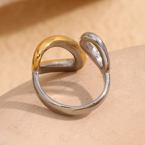 Bague bicolore minimaliste plaquée or 18 carats en acier inoxydable au design goutte