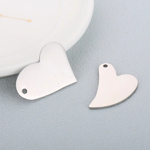 Pendentifs en forme de cœur en acier inoxydable poli pour la création de bijoux DIY
