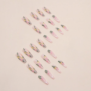 Faux ongles ballerine longs avec motifs tulipes peints à la main sur base rose