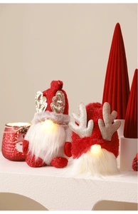 Gnomes de Noël lumineux avec chapeaux en tricot et barbes en peluche pour décoration