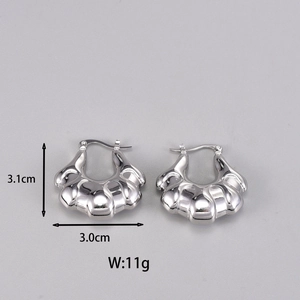 Silver irregular crescent earrings showing dimensions 3.1cm x 3.0cm and 11g weight info