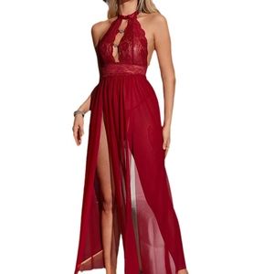 Robe de lingerie sexy dos nu en dentelle rouge foncé avec fente haute en tulle