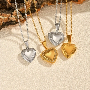 Heart Locket Necklace Stainless Steel Rhinestone Photo Frame Pendant Memorial Jewelry For Women