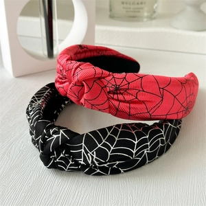 Serre-têtes noués Halloween avec motifs de toile d'araignée en tissu rouge et noir