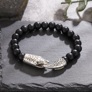 Bracciale da uomo con testa di serpente in acciaio inossidabile e perline opache nere