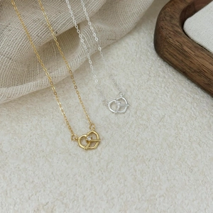 Elegant 925 silver heart pendant necklace with zircon in gold and silver finishes