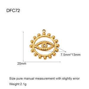 Dettaglio del ciondolo Occhio del Male placcato oro 18K con misura di 20mm