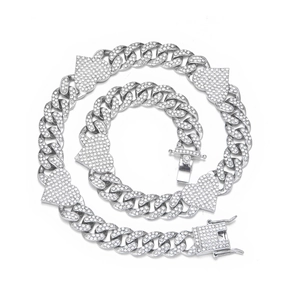 Hip hop silver Cuban chain set with rhinestone-encrusted hearts and box clasp