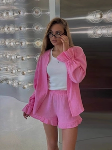 Ensemble rose deux pièces décontracté avec chemise longue et short à taille haute