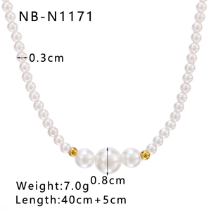 Detail view of pearl necklace with 0.8cm center pearl and 40cm plus 5cm gold bead chain