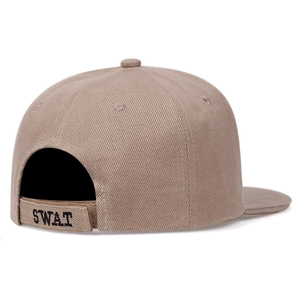 Casquette plate kaki avec broderie SWAT et sangle réglable par scratch à l'arrière