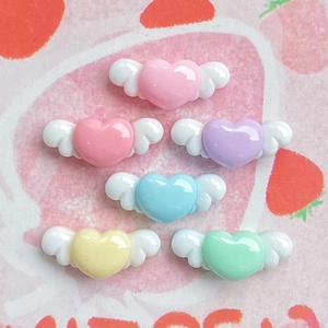 Mini resin heart with wings DIY craft charms for hair clips and phone case decor