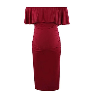Dettaglio vestito premaman bordeaux con spalle scoperte, volant e arricciature laterali
