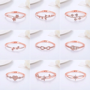 Bracciale Rigido da Donna in Lega di Strass a Forma di Cuore Fiore Farfalla Stella Oro Rosa Argento Placcato Gioielli Eleganti Regalo
