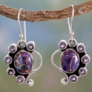 Orecchini vintage a goccia con pietre viola e strass su finitura in metallo argento