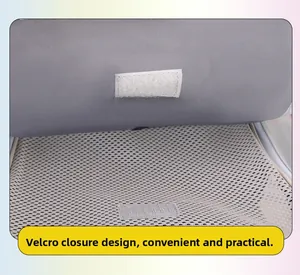 Détail du sac à dos pour chat avec fermeture à scratch et tissu en maille respirante