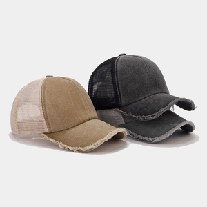 Cappellino baseball vintage in mesh con visiera usurata nei colori kaki e antracite