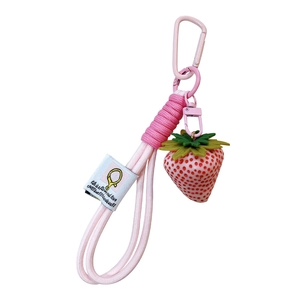 Portachiavi carino in corda rosa con ciondolo a fragola realistico e clip in metallo.