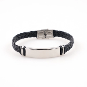 Herren Armband aus schwarzem geflochtenem Leder mit polierter silberner Edelstahlplatte