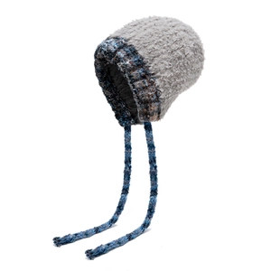 Winter plush ear protection knit hat in light grey and blue-brown patchwork style