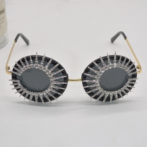 Women Round Sunglasses With Metal Frame And Sparkling Rhinestone Sunray Design Retro Fashion UV Protection Eyewear