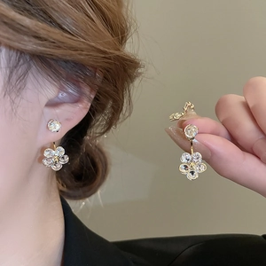 Elegant crystal flower stud earrings with five-petal zircon design for a minimalist look