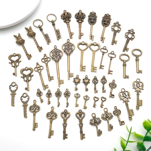 Ciondoli chiave vintage in bronzo con cuore e corona per creazioni di gioielli DIY