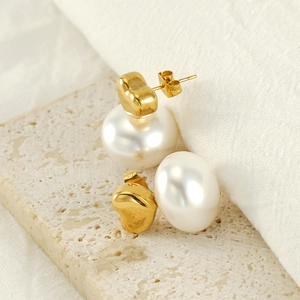 Heart Artificial Pearl Earrings Stainless Steel 18K Gold Plated Vintage Simple Design Titanium Steel Earring Post Women Elegant