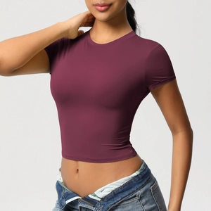Slim fit dark burgundy crop top yoga shirt with short sleeves and high elasticity