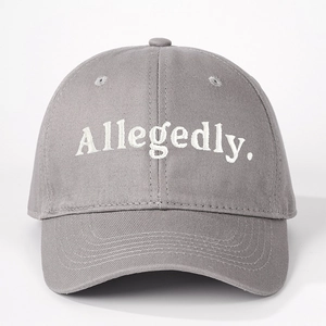 Casquette de baseball en coton gris foncé avec broderie blanche Allegedly. style urbain