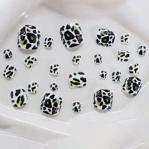 Faux ongles de pieds brillants motif léopard noir et blanc forme carrée 24 pièces