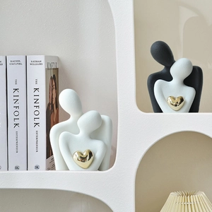 Abstract Couple Statues Figurines Hugging Ceramic Resin Art Decor With Gold Heart For Living Room Office Shelf Modern
