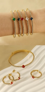 Vue détaillée d'une parure de bijoux en acier inoxydable 18k avec pierres colorées