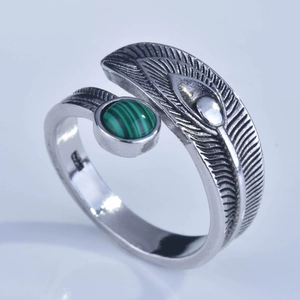 Silver-plated feather open ring featuring a round green malachite gemstone detail
