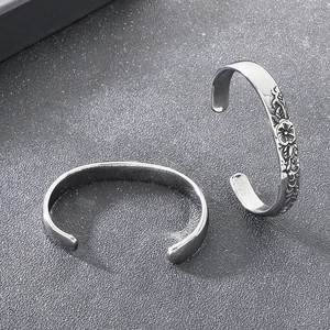 Vintage floral engraved and minimalist polished silver C-shaped titanium steel open bangles