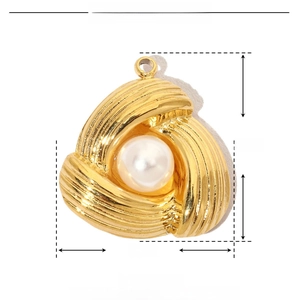 Detail showing dimensions of 19mm triangle stainless steel pendant with pearl
